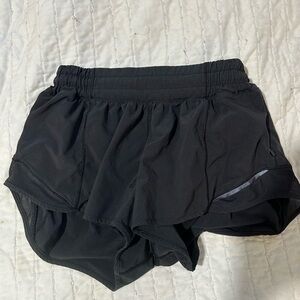 Black Women's lululemon hotty hot 2.5”
